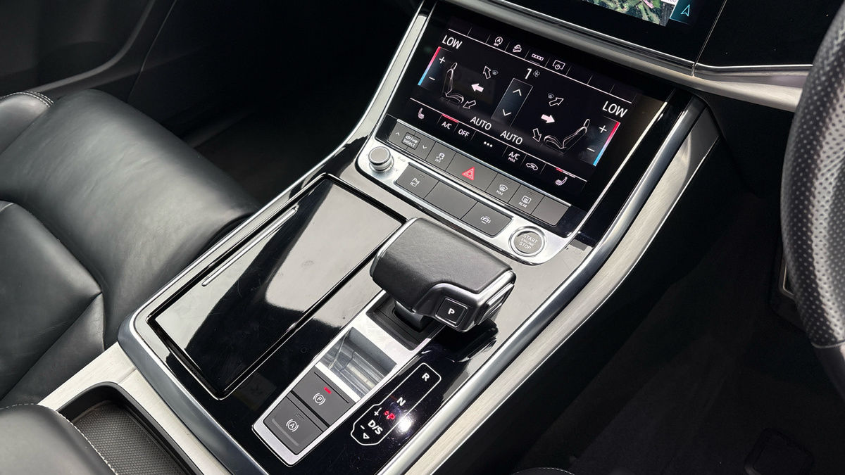 Audi Q7 Image 18
