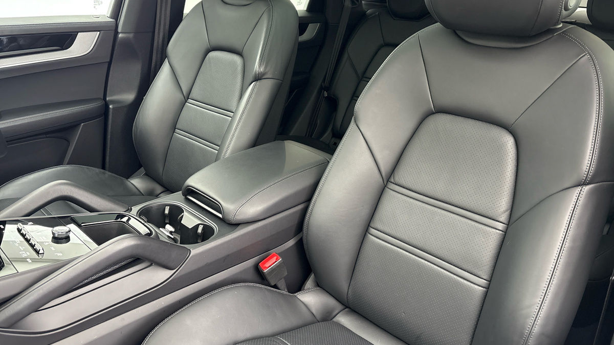 Porsche Cayenne Image 7