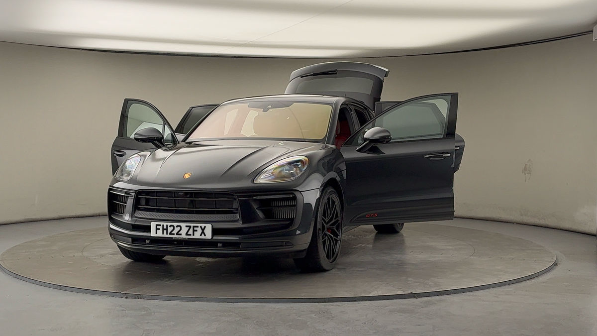 More views of Porsche Macan