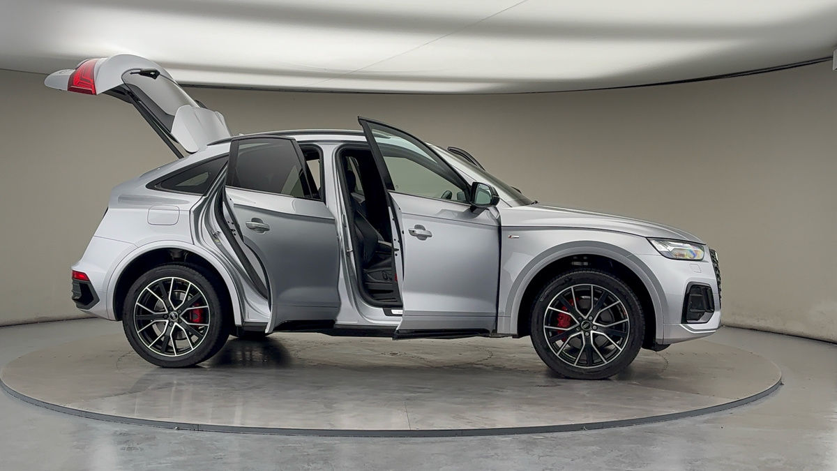 More views of Audi Q5