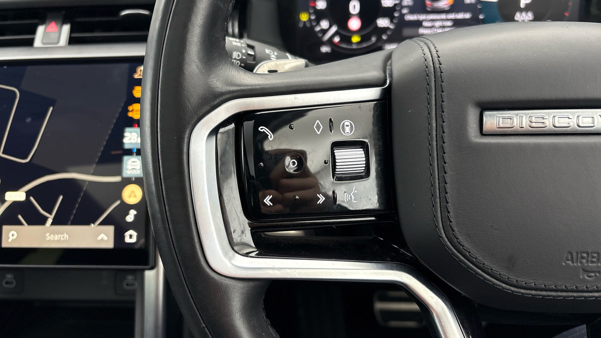 Land Rover Discovery Sport Image 13