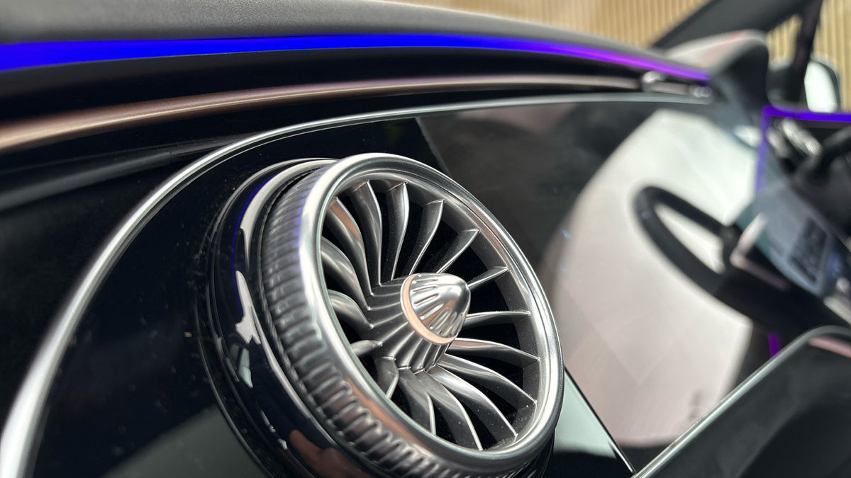 Mercedes-Benz EQE Image 40