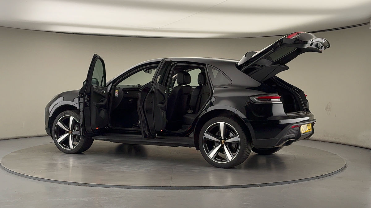 More views of Porsche Macan