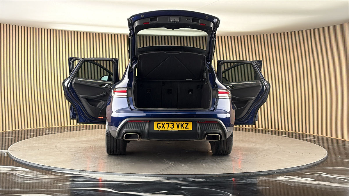 More views of Porsche Macan