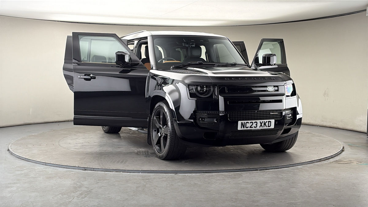 More views of Land Rover Defender 110