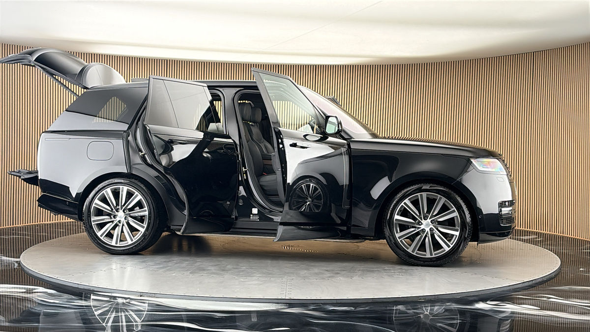 More views of Land Rover Range Rover