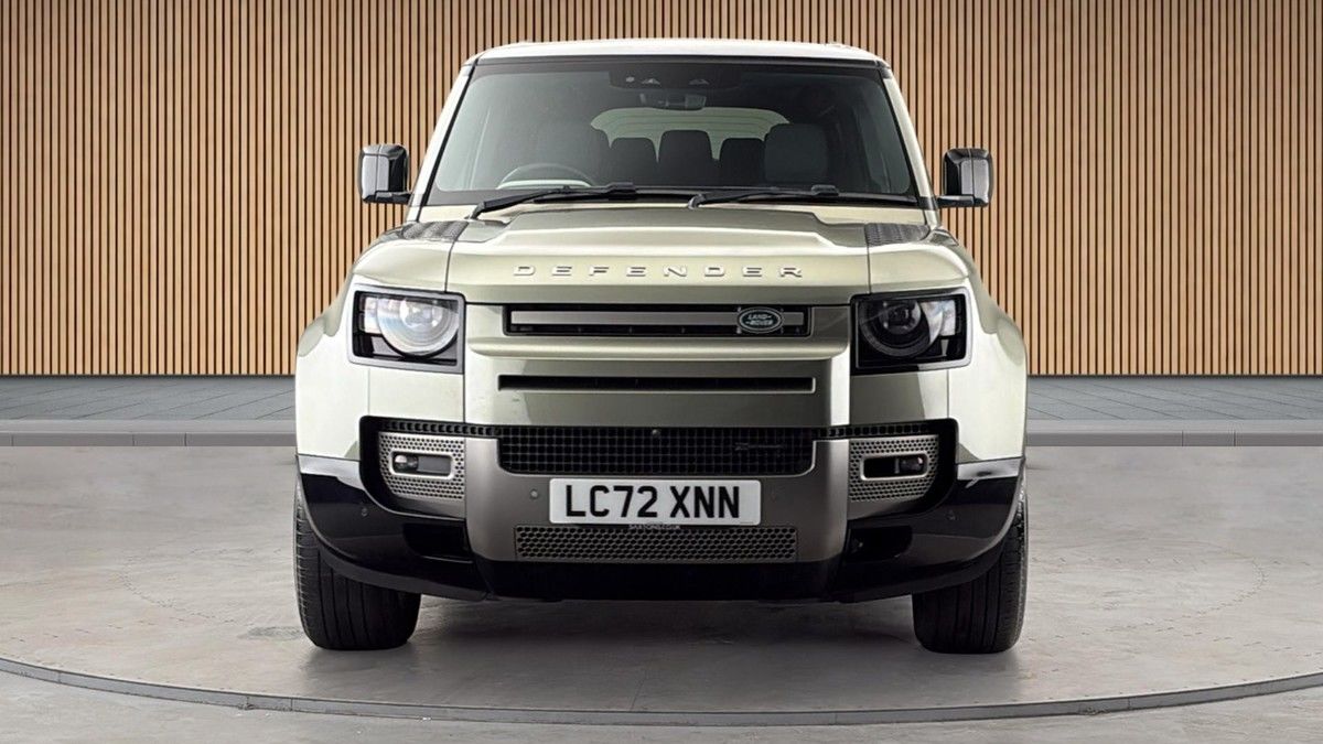 Land Rover Defender 110 Image 3