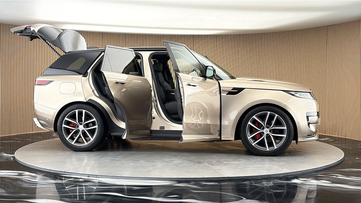 More views of Land Rover Range Rover Sport
