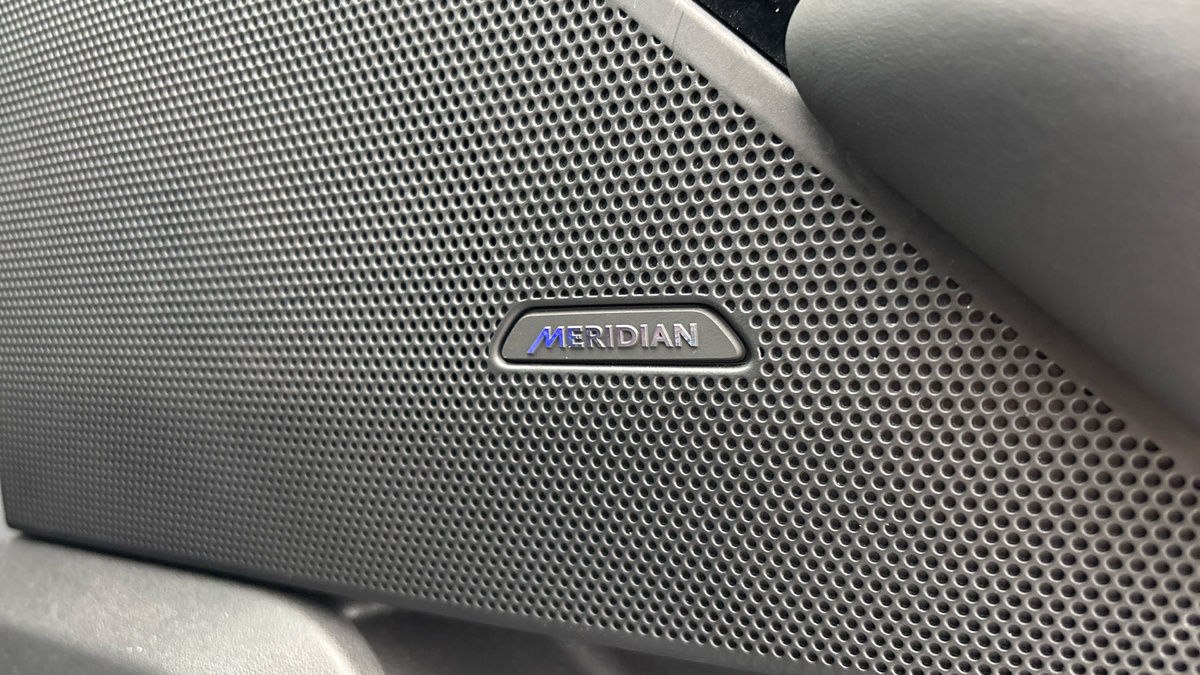 Land Rover Range Rover Velar Image 25