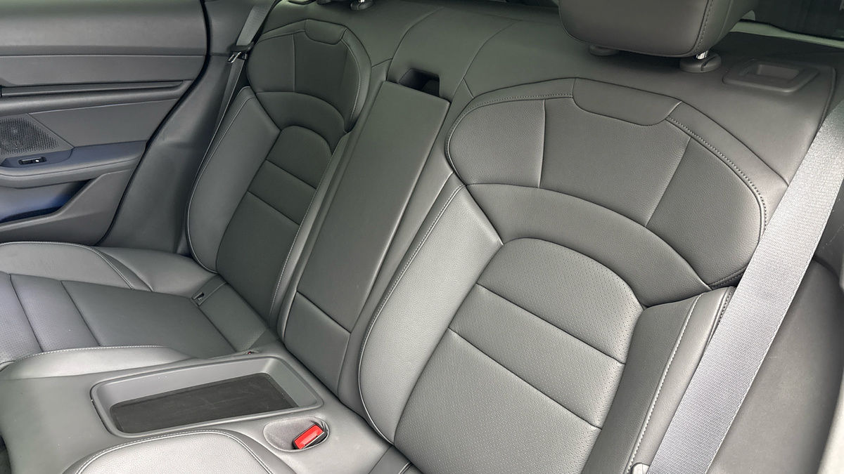 Porsche Taycan Image 8