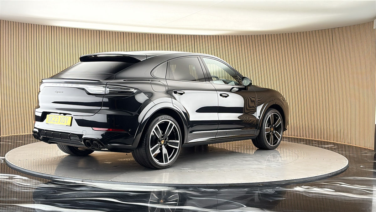 Porsche Cayenne Image 21