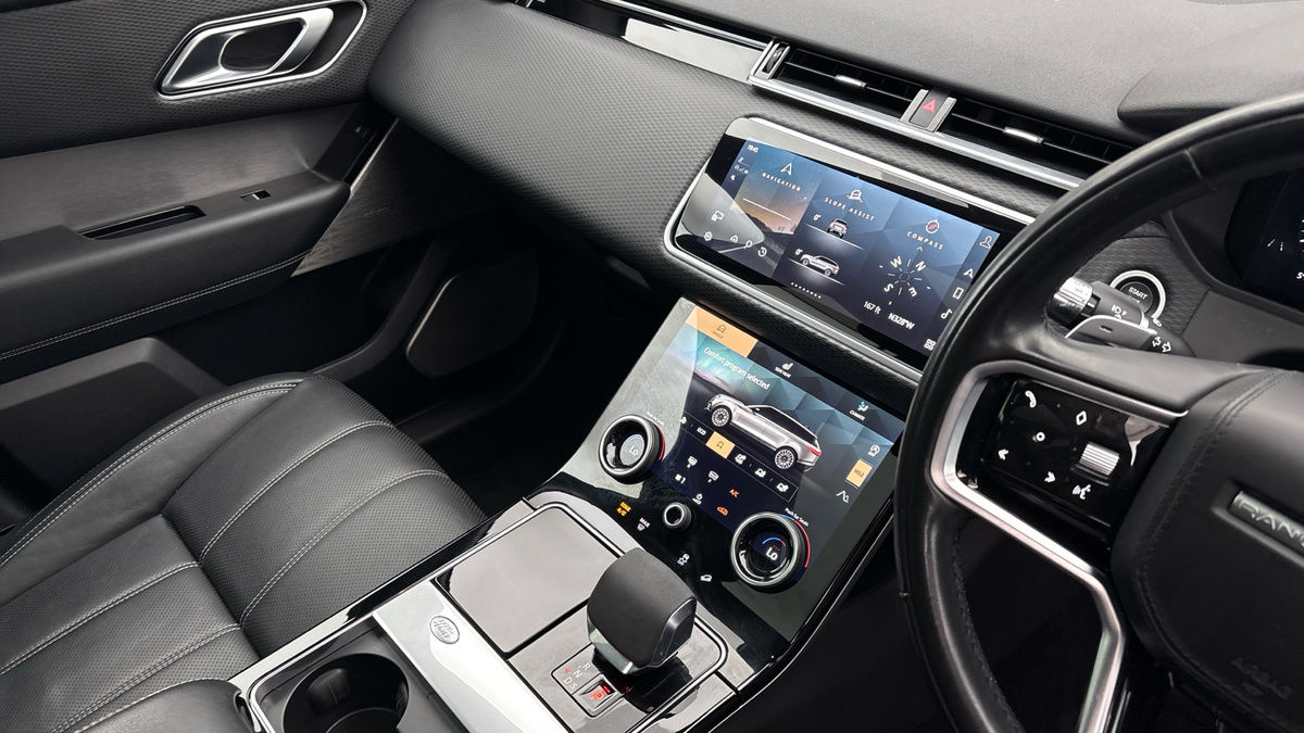 Land Rover Range Rover Velar Image 18
