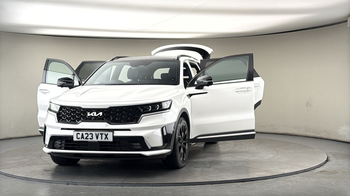 More views of Kia Sorento