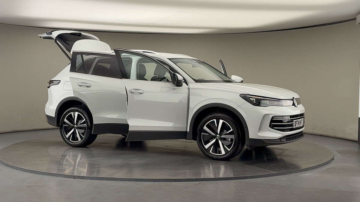 More views of Volkswagen Tiguan