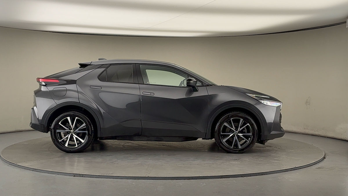 Toyota C-HR Image 16