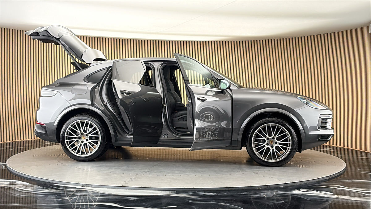 More views of Porsche Cayenne