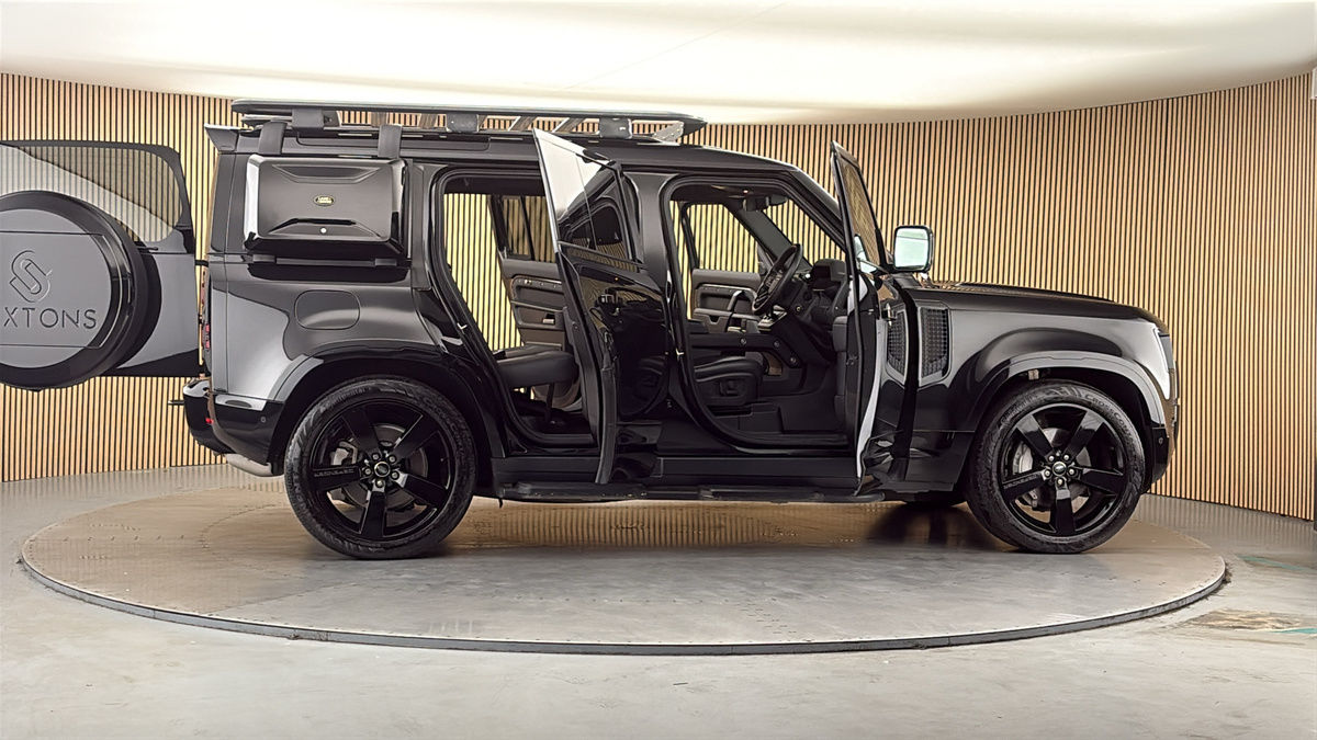 More views of Land Rover Defender 110