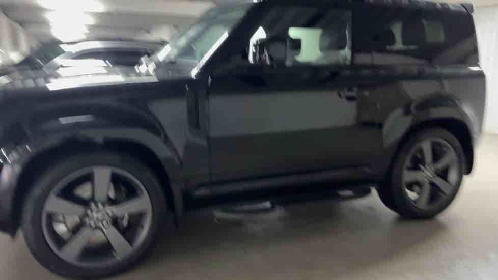 More views of Land Rover Defender 90