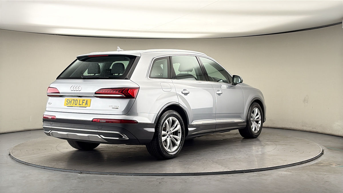 More views of Audi Q7