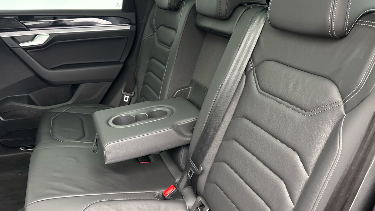 Volkswagen Touareg Image 9