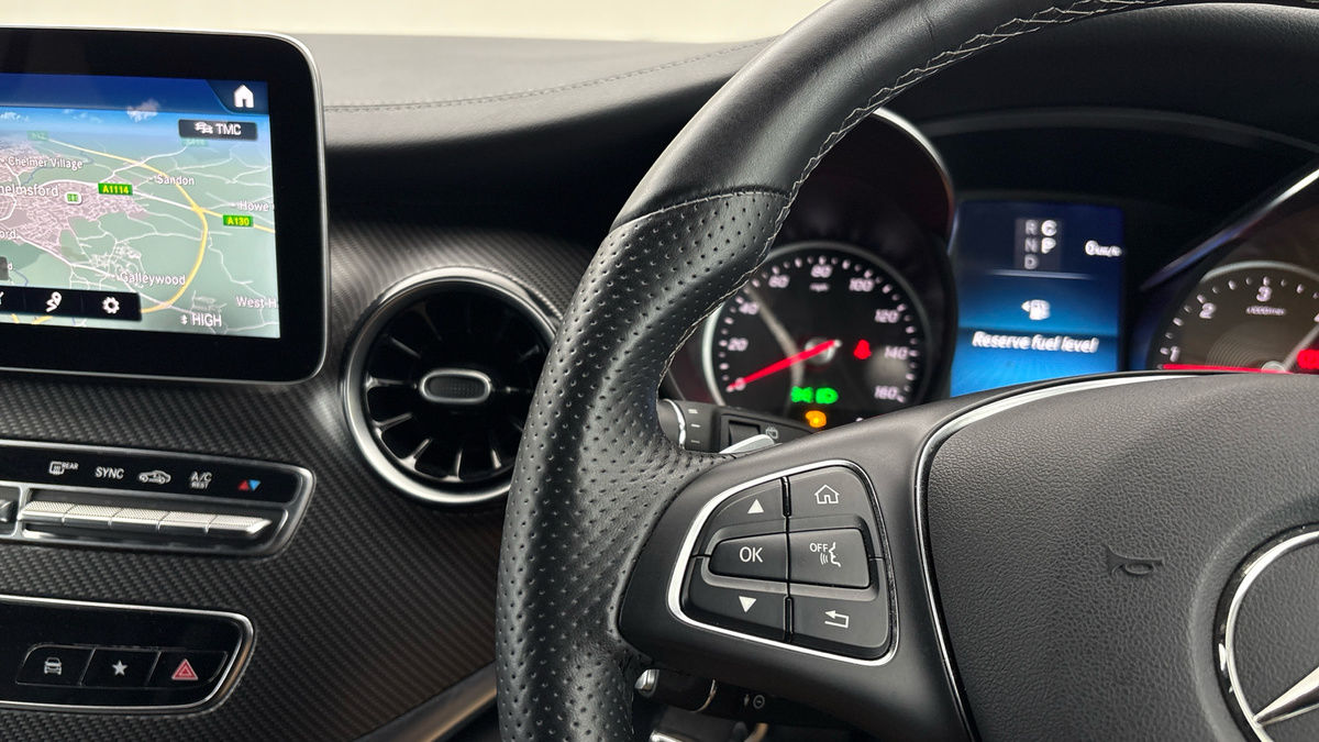 Mercedes-Benz V Class Image 25