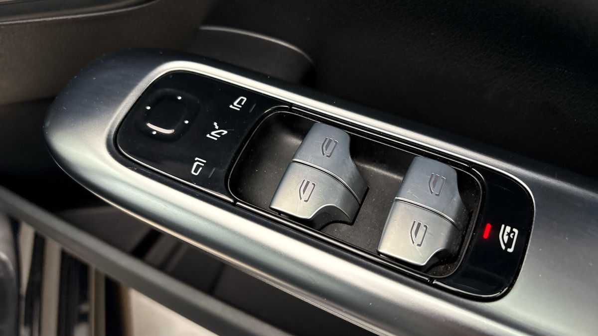 Mercedes-Benz C Class Image 25