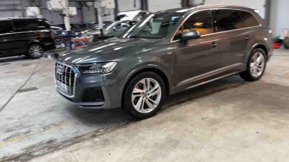 More views of Audi Q7