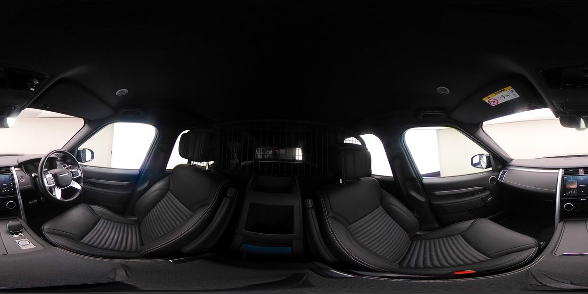 More views of Land Rover Discovery