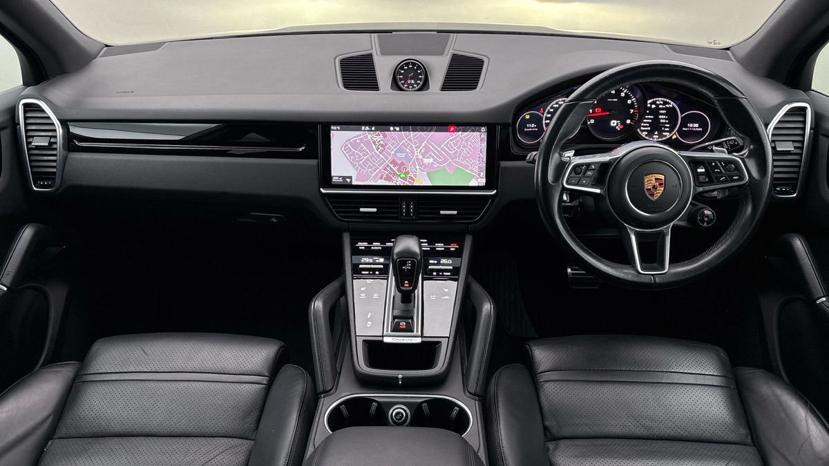 Porsche Cayenne Image 12