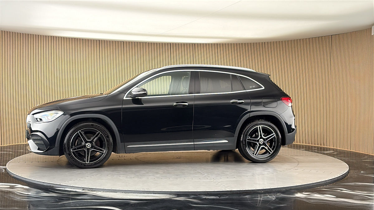 More views of Mercedes-Benz GLA