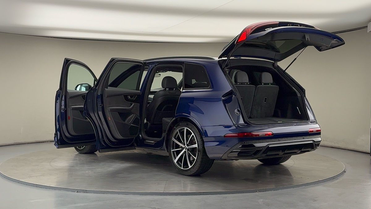 More views of Audi Q7