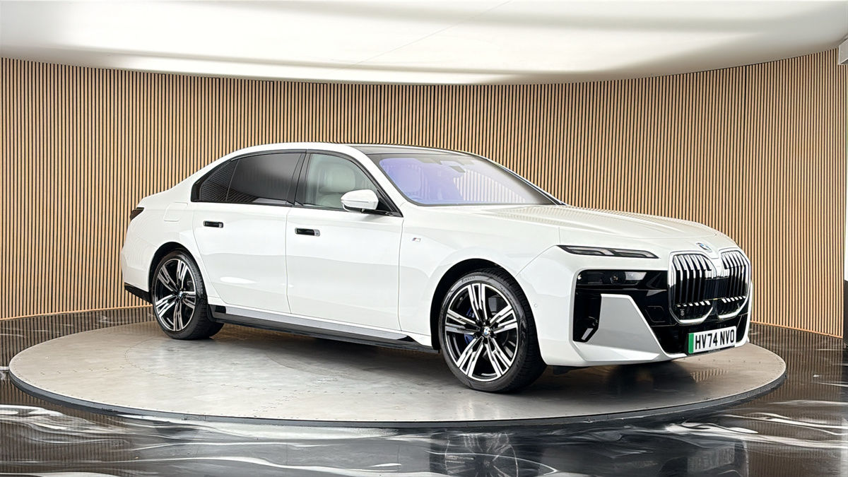 More views of BMW i7