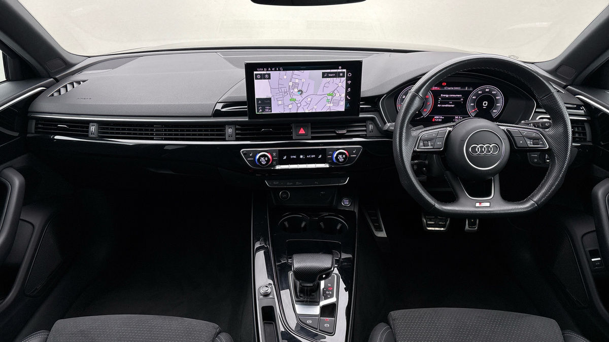 Audi A4 Avant Image 12
