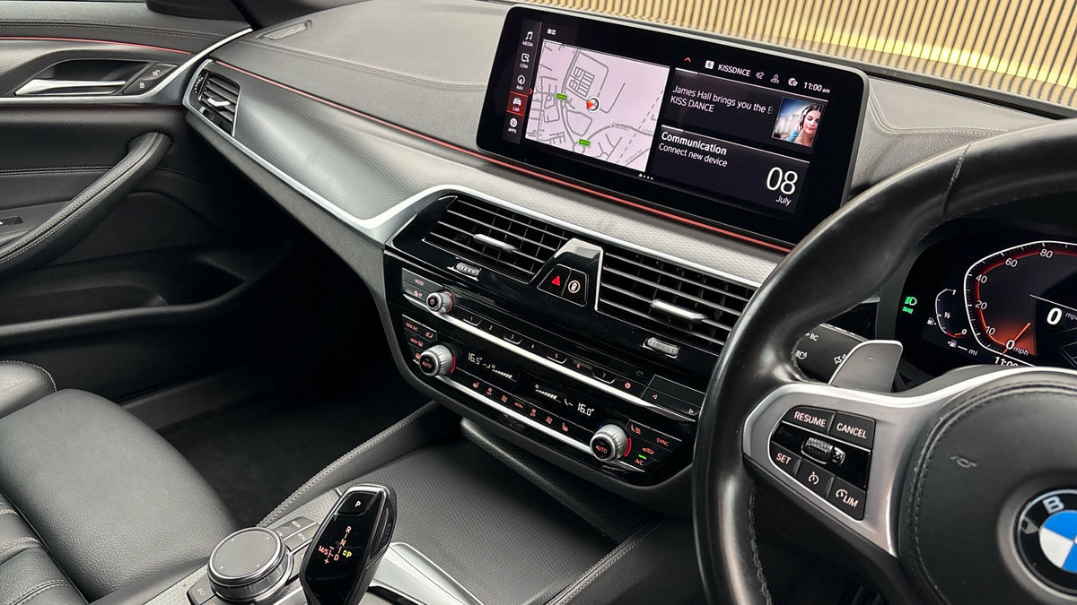 BMW 5 Series Image 18