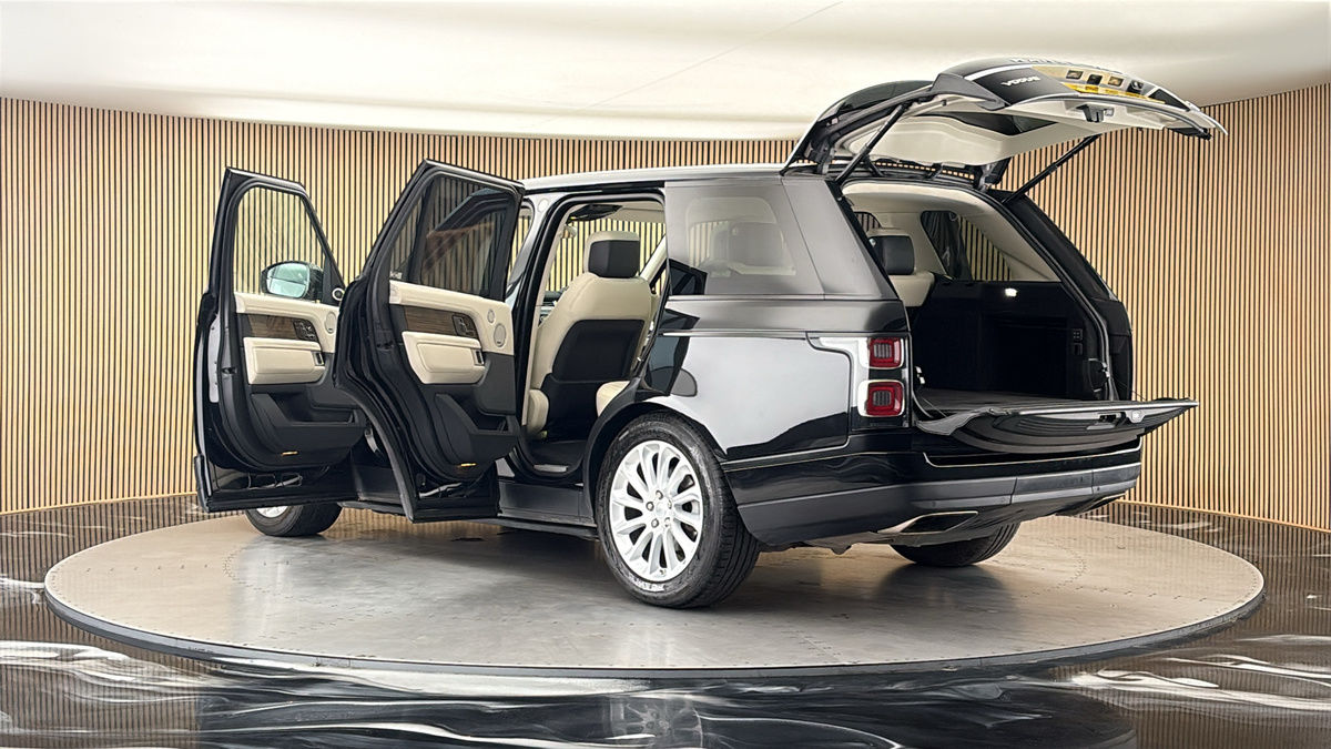 More views of Land Rover Range Rover
