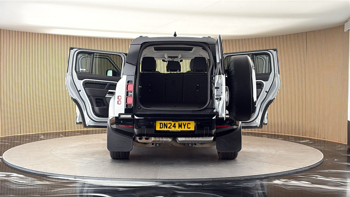 More views of Land Rover Defender 110