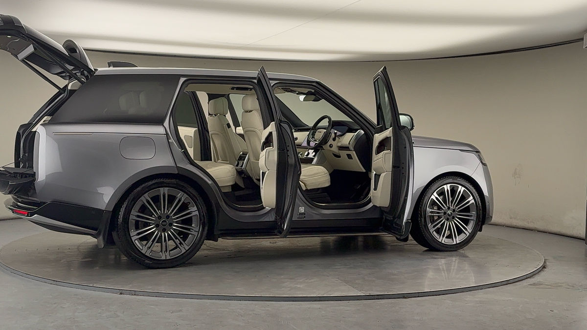 More views of Land Rover Range Rover