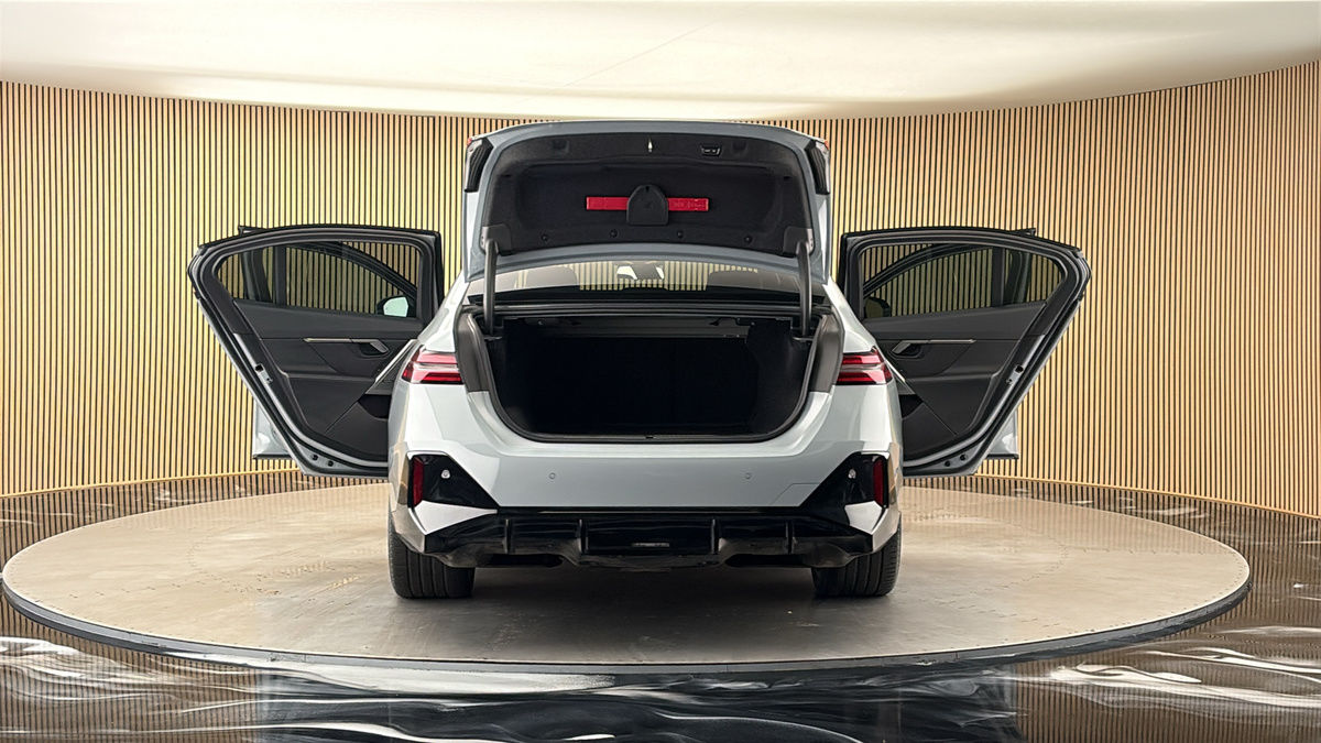 More views of BMW i5