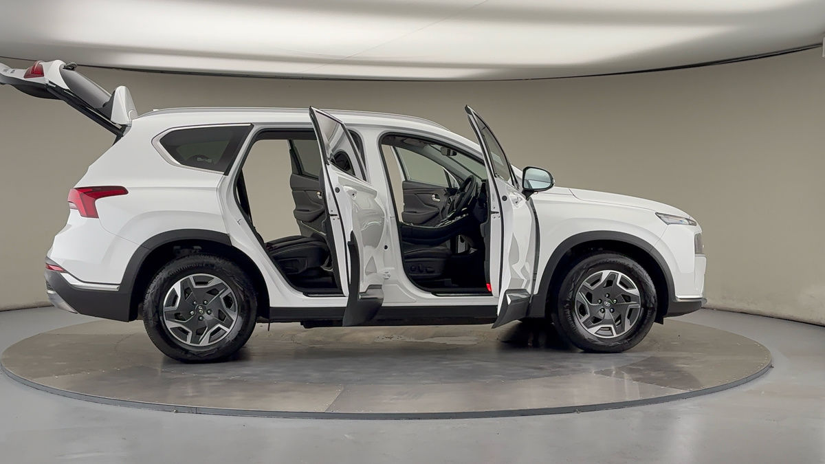 More views of Hyundai Santa Fe
