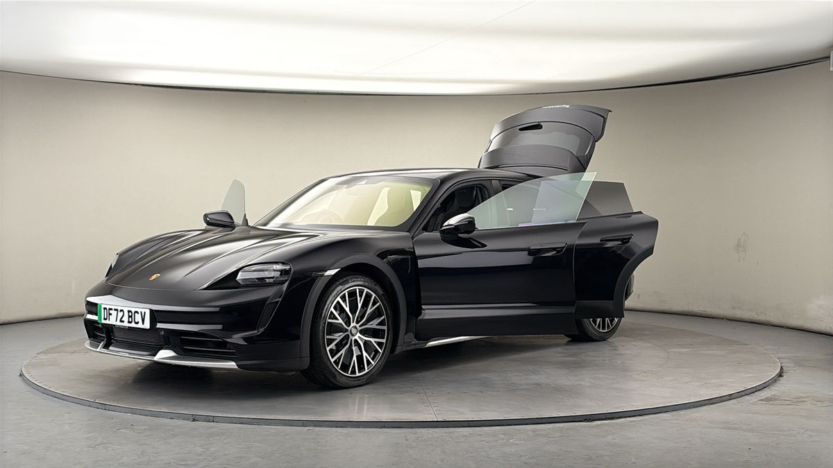 Porsche Taycan Image 22