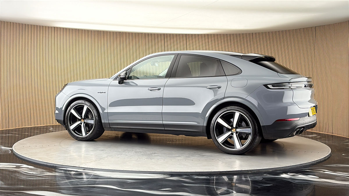 More views of Porsche Cayenne