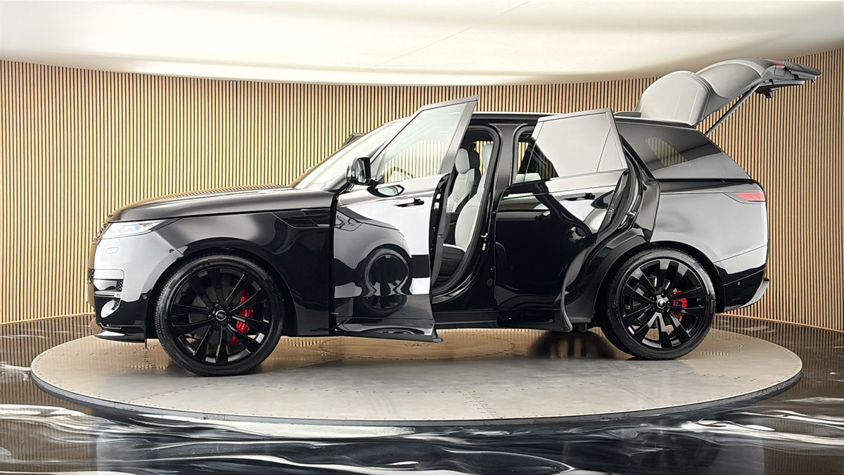 More views of Land Rover Range Rover Sport