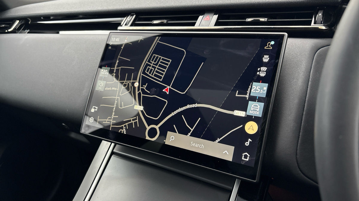 Land Rover Range Rover Velar Image 17