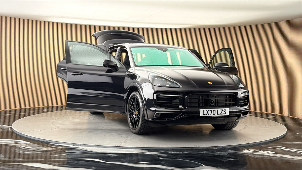 More views of Porsche Cayenne