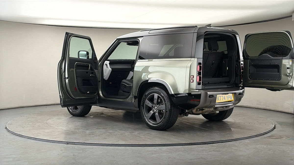 More views of Land Rover Defender 90