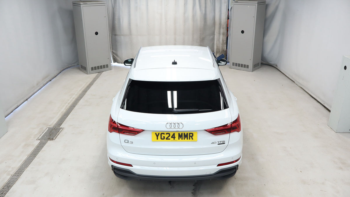 Audi Q3 Image 8