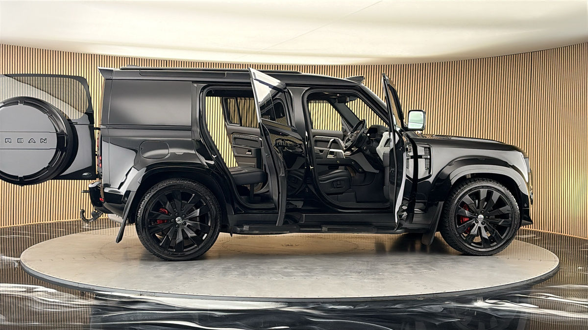 More views of Land Rover Defender 110