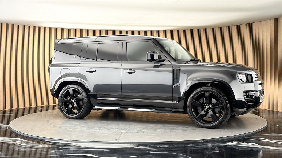 More views of Land Rover Defender 110