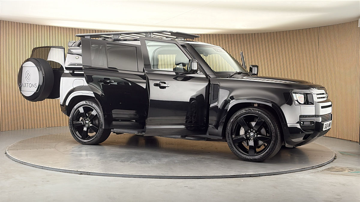 More views of Land Rover Defender 110