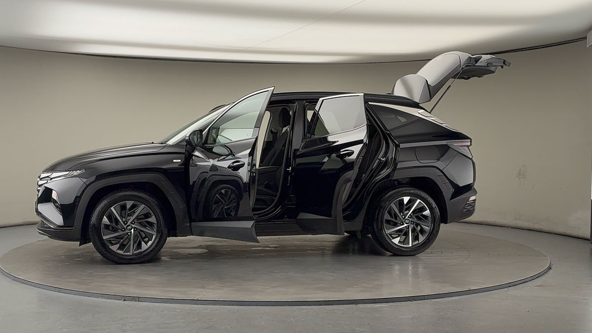 More views of Hyundai TUCSONix35